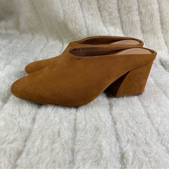 𝅺urban Outfitters Heels - Picture 2 of 8